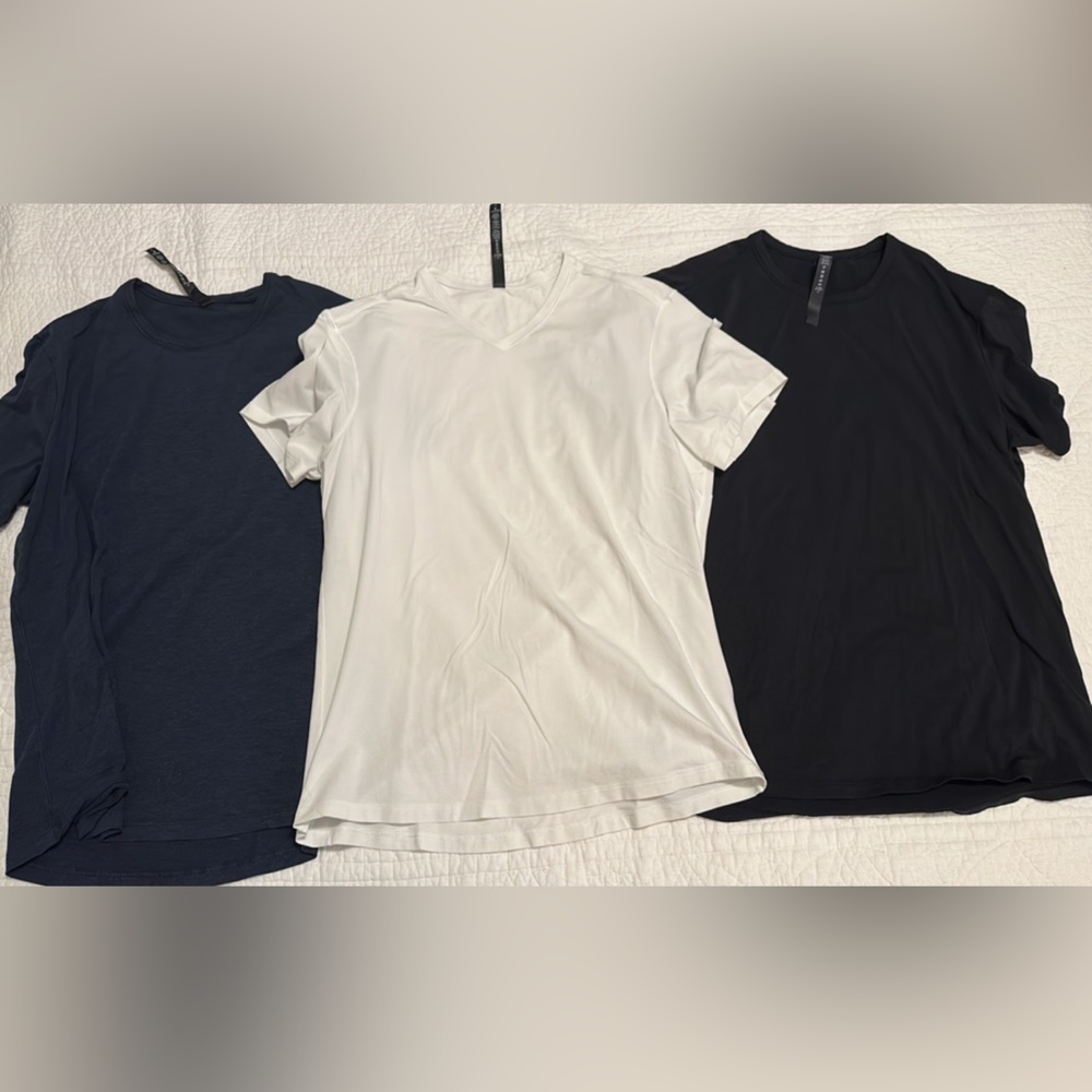 Bundle of x3 men’s lululemon ABC shirts, all size large